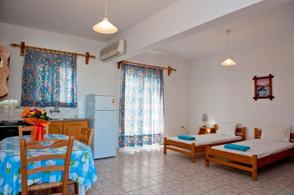 העיירה סקיאתוס Syraina Apartments מראה חיצוני תמונה